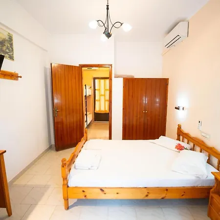 Jimmy'S Sea View Studios